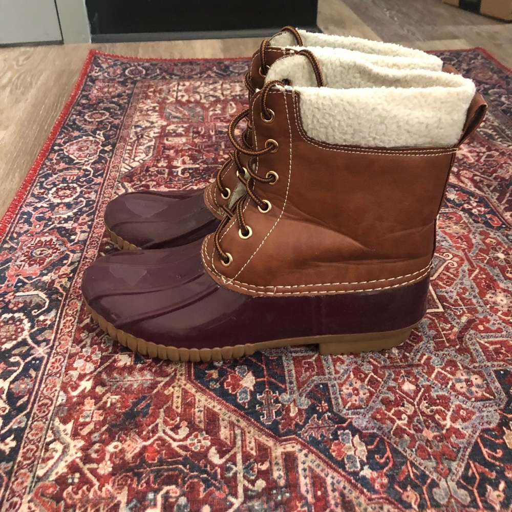 Duck boots